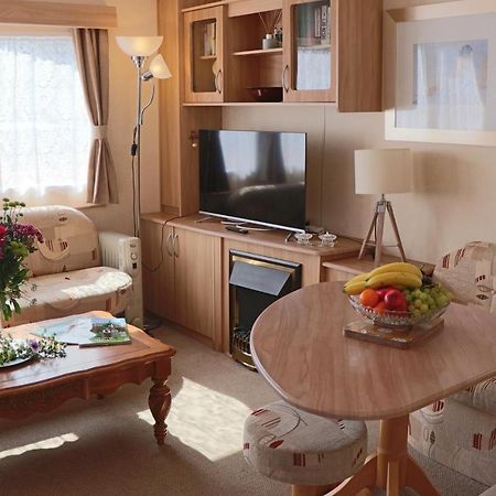Palm 1 Park Home With Hot Tub Свонідж Екстер'єр фото