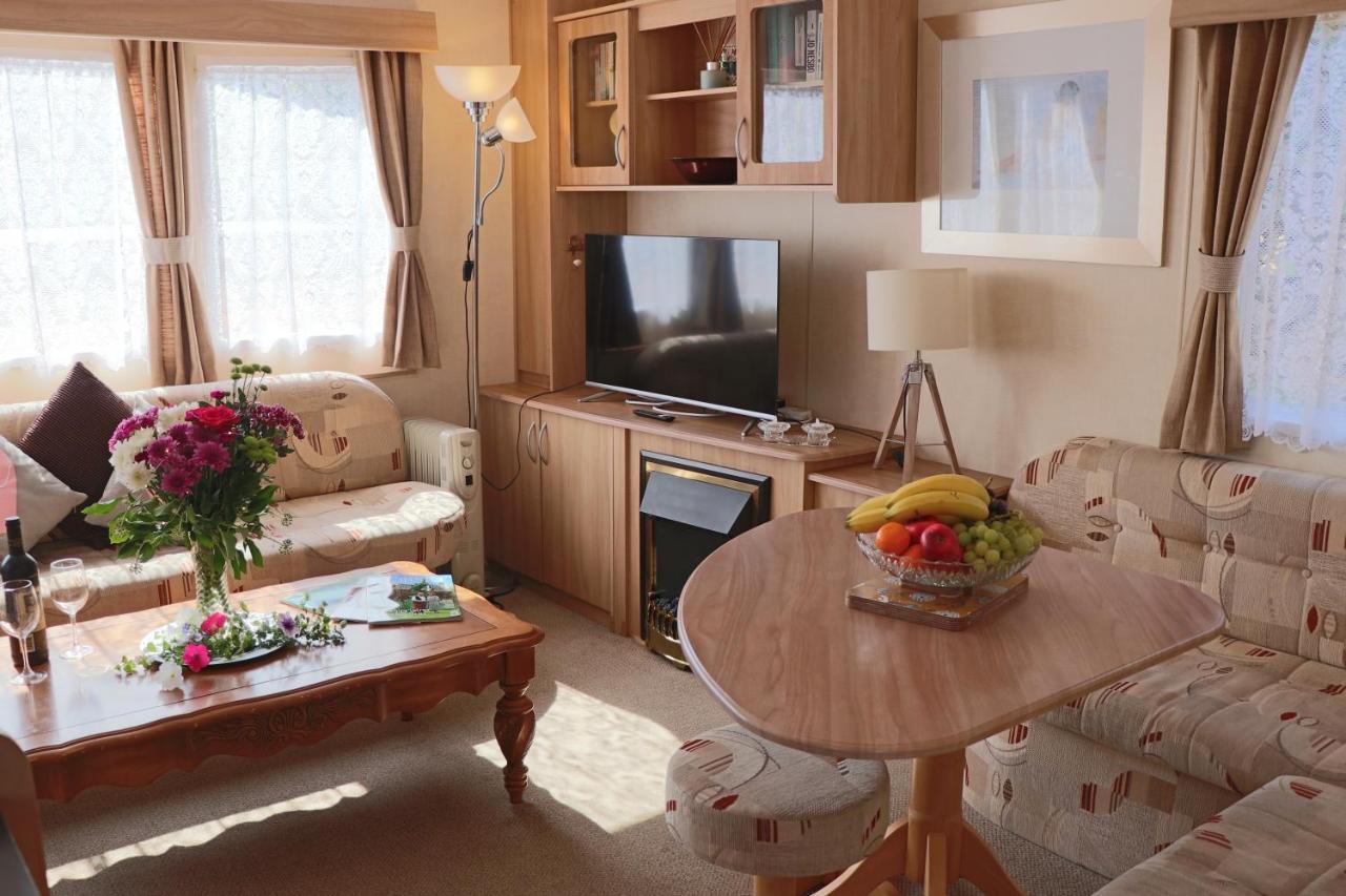 Palm 1 Park Home With Hot Tub Свонідж Екстер'єр фото