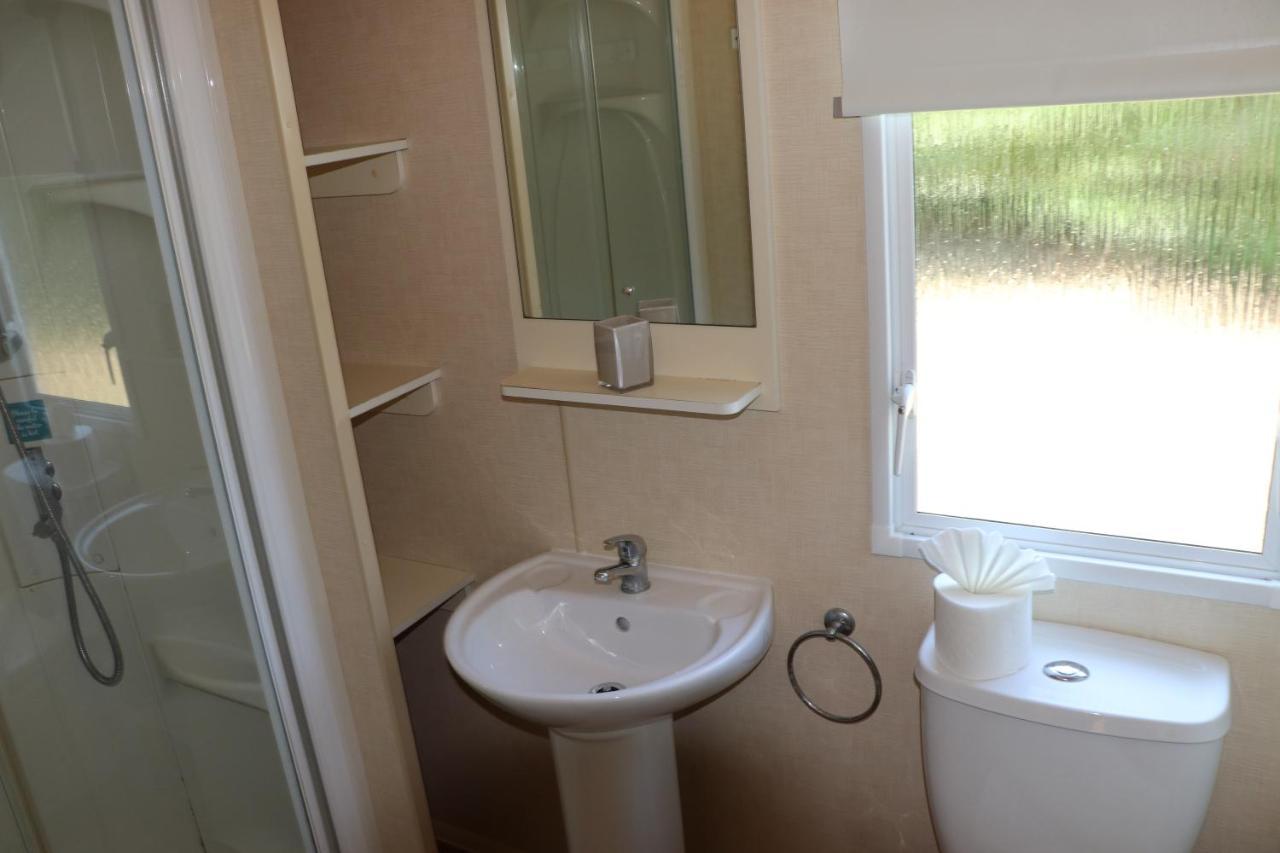 Palm 1 Park Home With Hot Tub Свонідж Екстер'єр фото