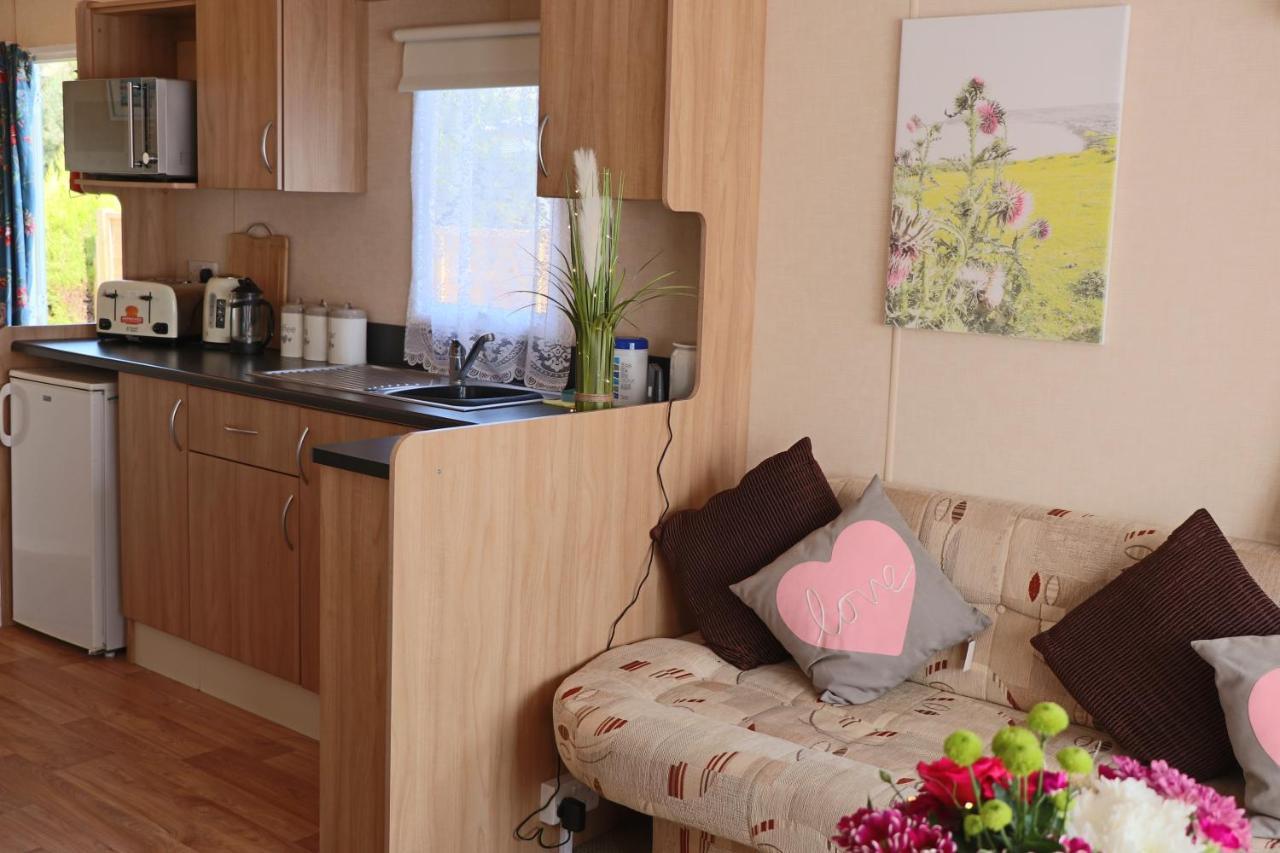 Palm 1 Park Home With Hot Tub Свонідж Екстер'єр фото