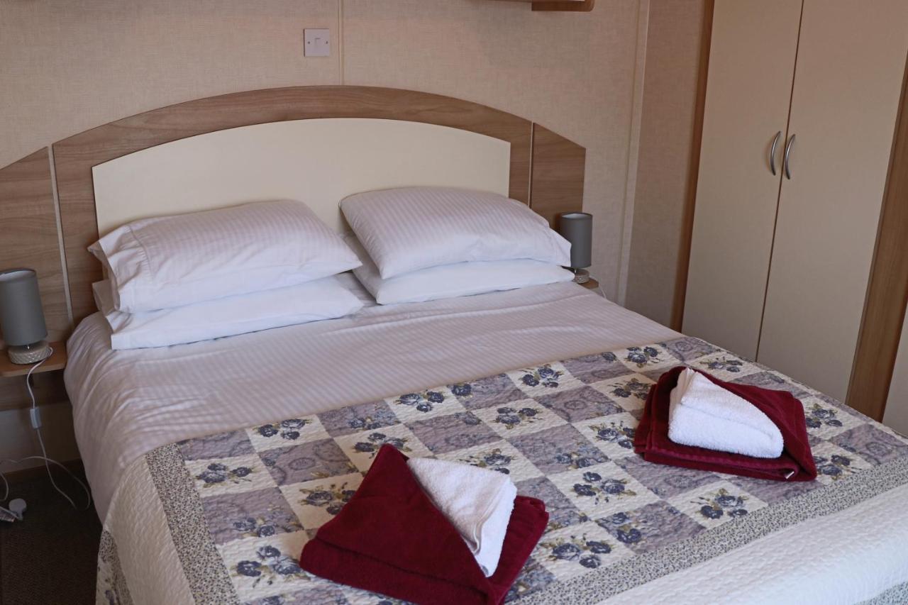 Palm 1 Park Home With Hot Tub Свонідж Екстер'єр фото