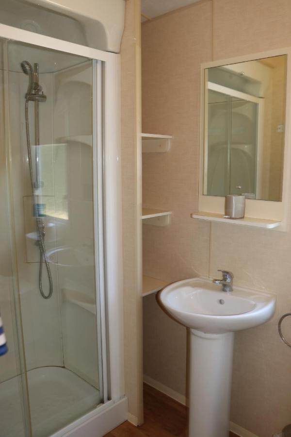 Palm 1 Park Home With Hot Tub Свонідж Екстер'єр фото